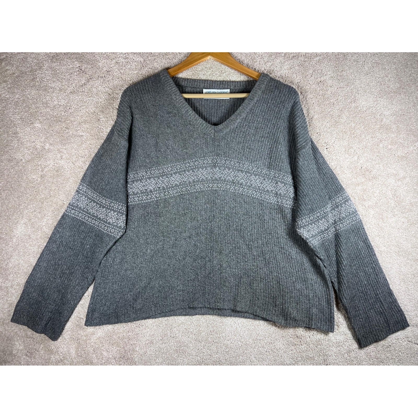 Vintage Chelsea Gardens Chunky Gray V-Neck Knit Sweater Striped Pullover Size M